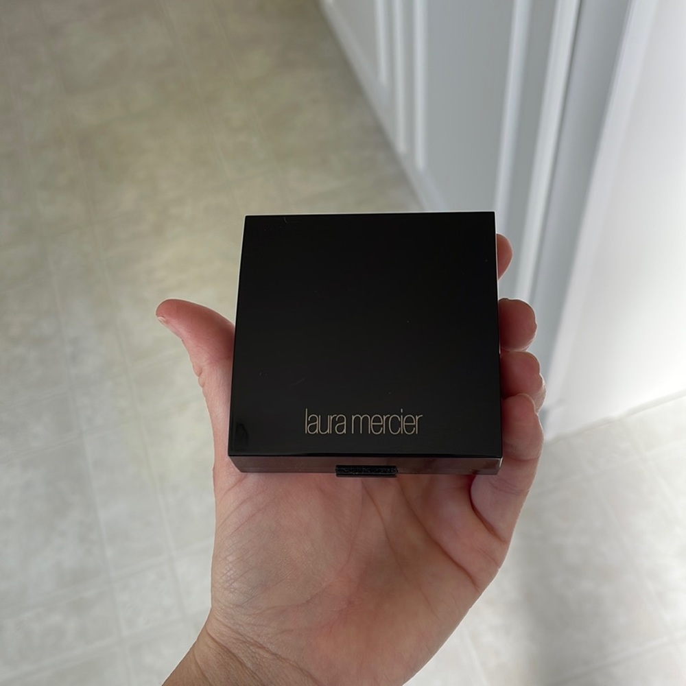 Laura mercier highlighter